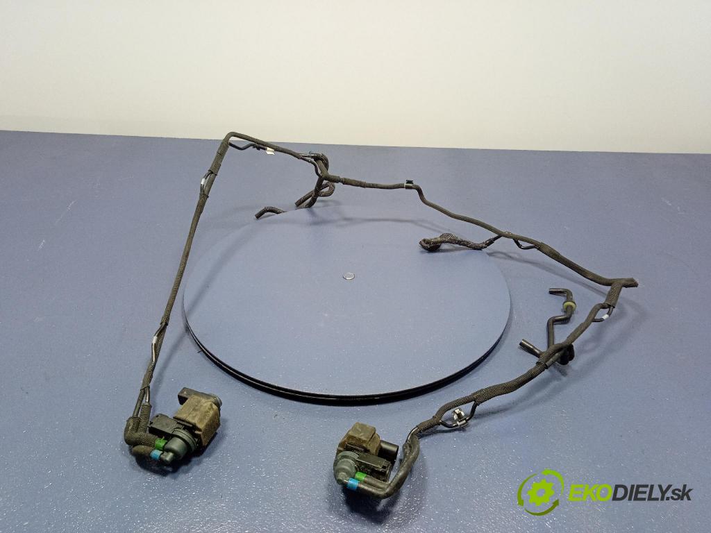 Audi SQ8 2022 trubka Vzduch: 06M906627A