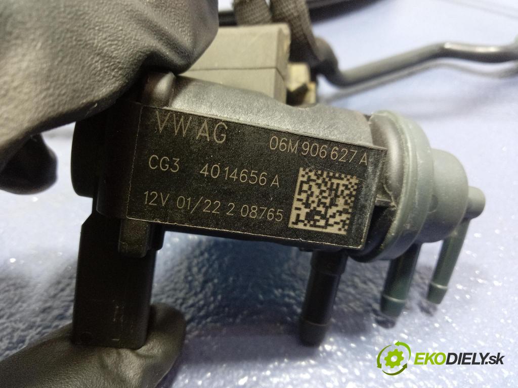 Audi SQ8 2022 trubka Vzduch: 06M906627A