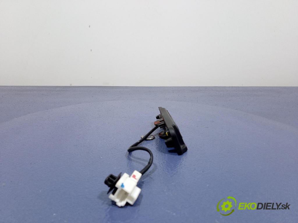 Hyundai I20 2015 rukoväť Klapky: Zadná: