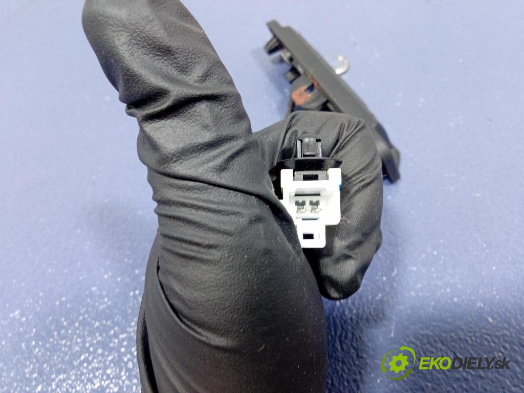 Hyundai I20 2015 rukoväť Klapky: Zadná: