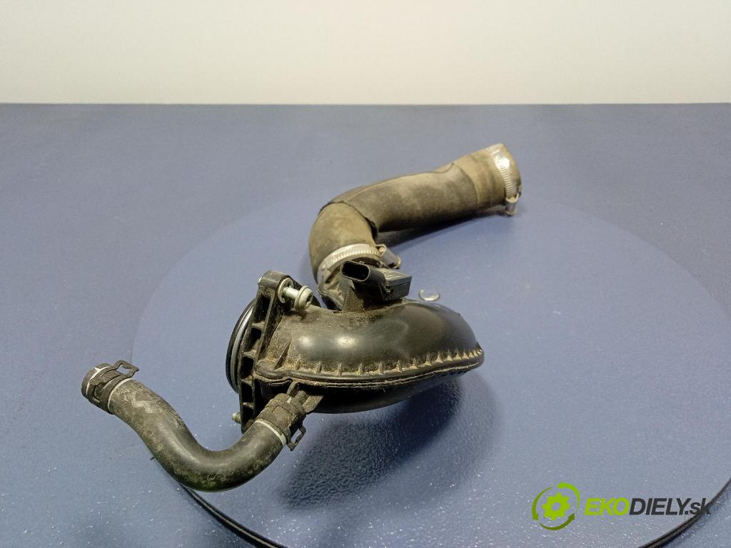 Audi SQ8 2022 trubka Vzduch: 0P2145681J