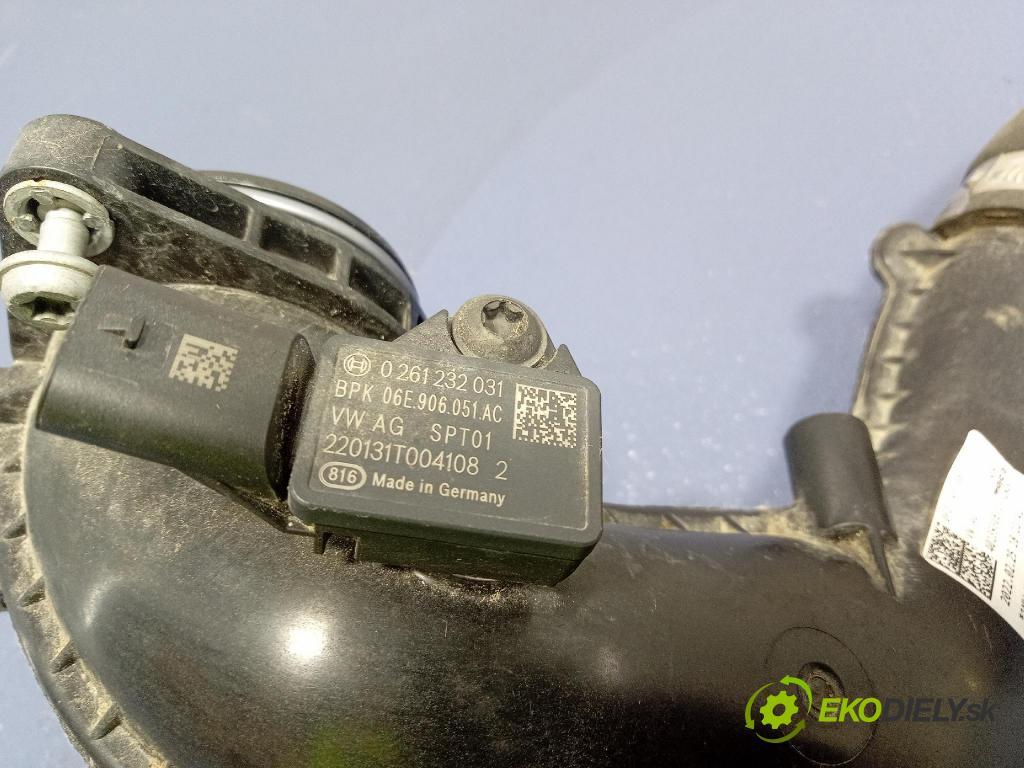 Audi SQ8 2022 trubka Vzduch: 0P2145681J