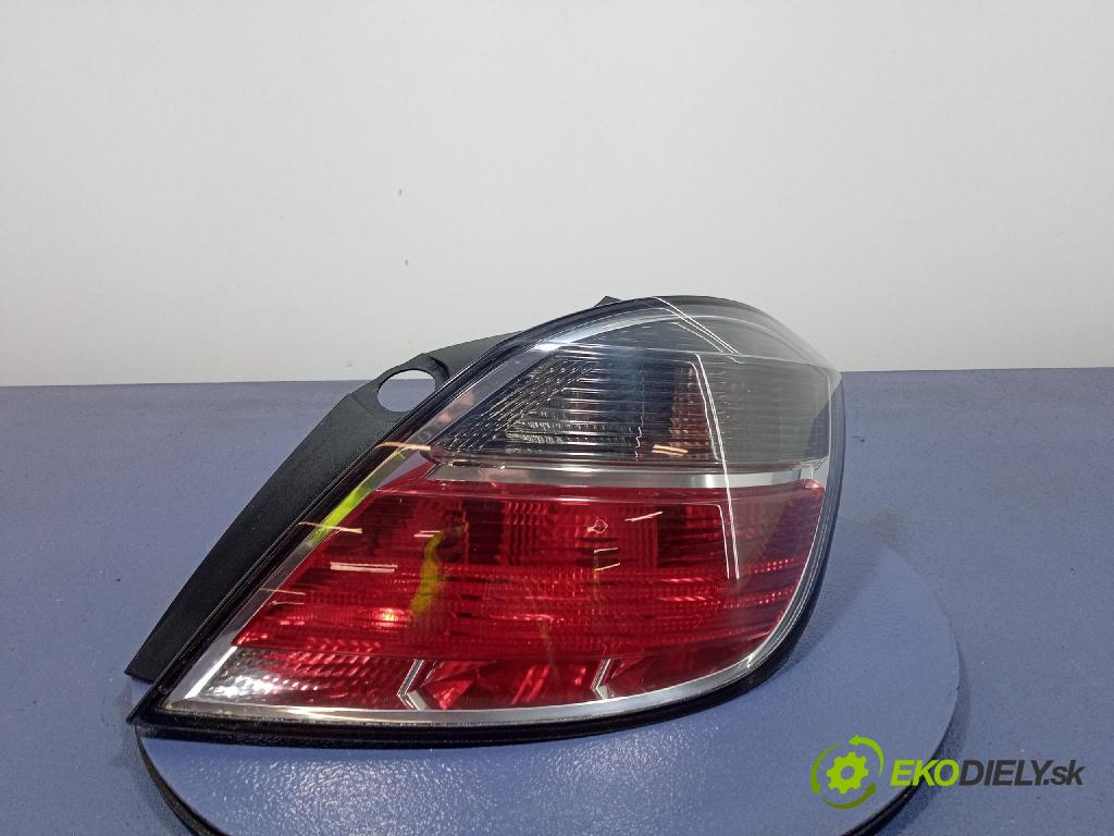Opel Astra 2009 svetlo / reflektor zad Prava: Vonkajsia: 13222325