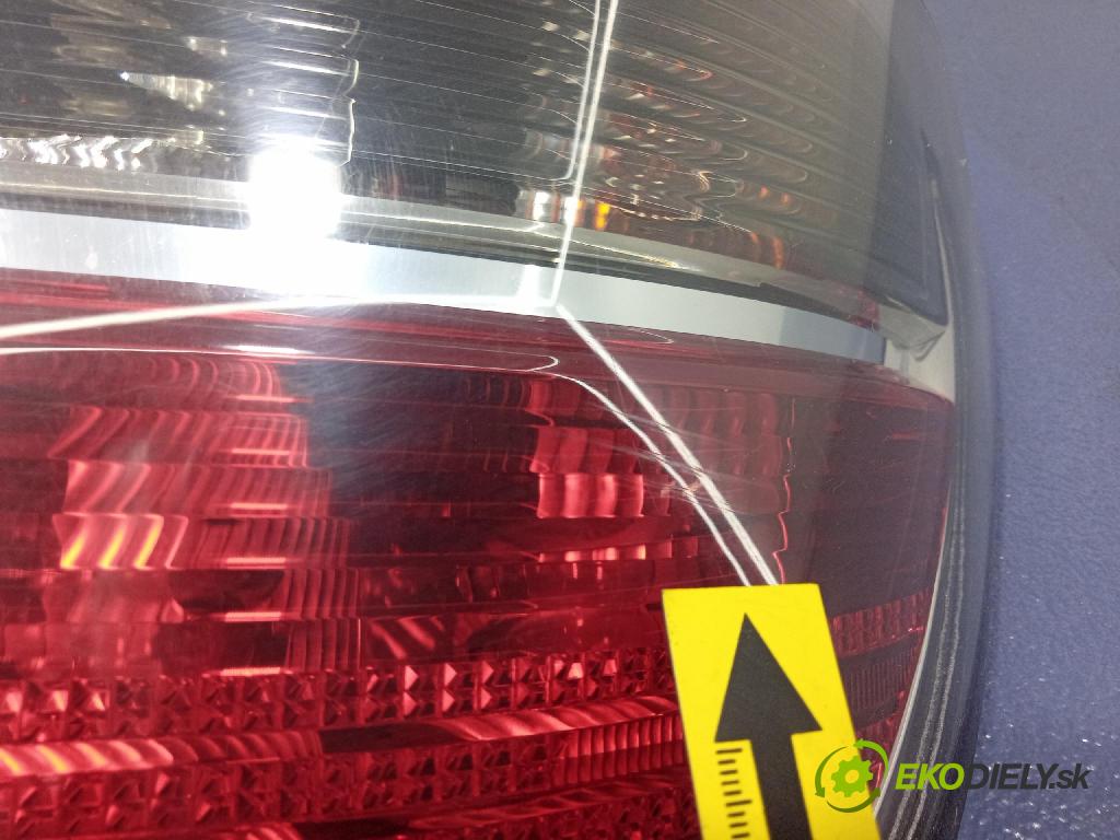 Opel Astra 2009 svetlo / reflektor zad Prava: Vonkajsia: 13222325