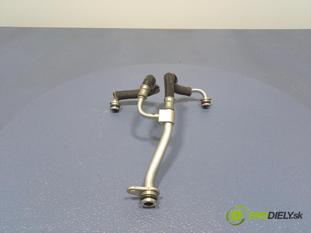 Audi SQ8 2022 rúrka Olej