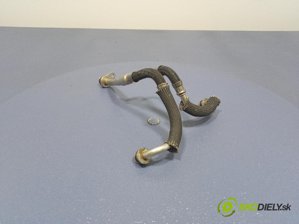 Audi SQ8 2022 rúrka Olej