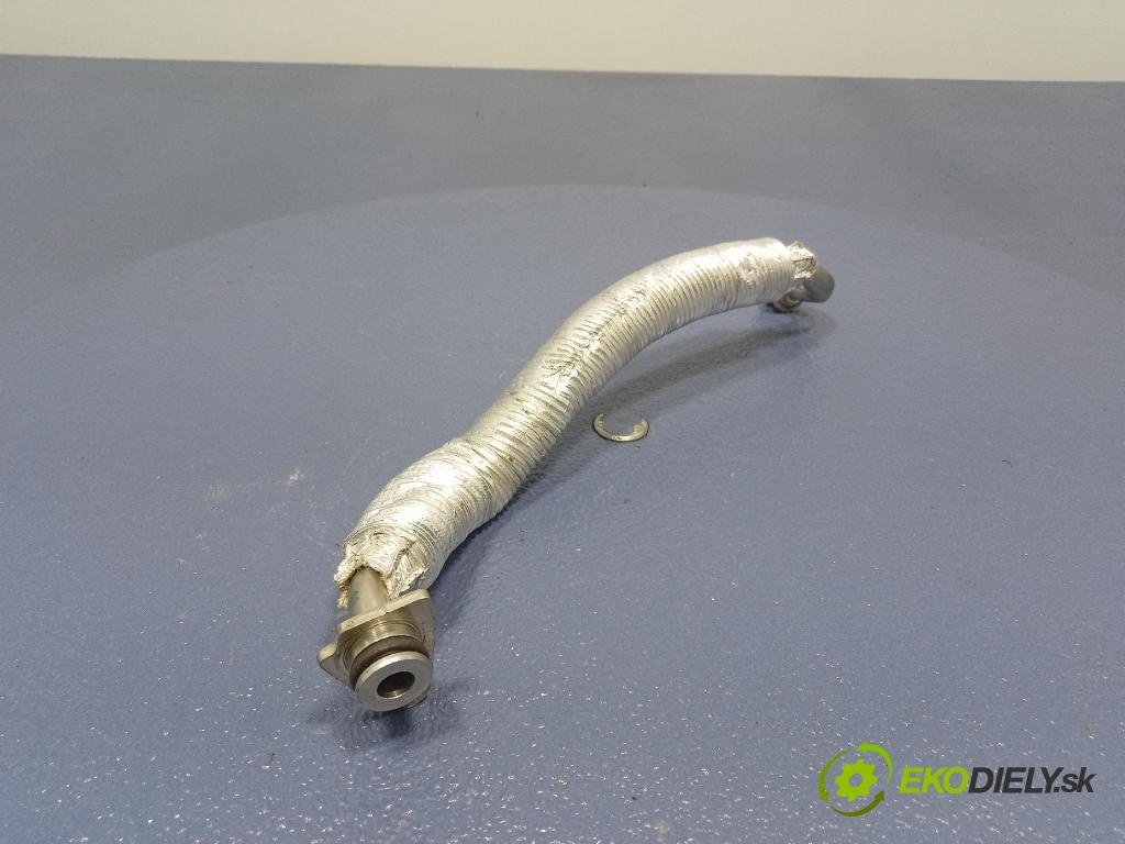 Audi SQ8 2022 rúrka Olej