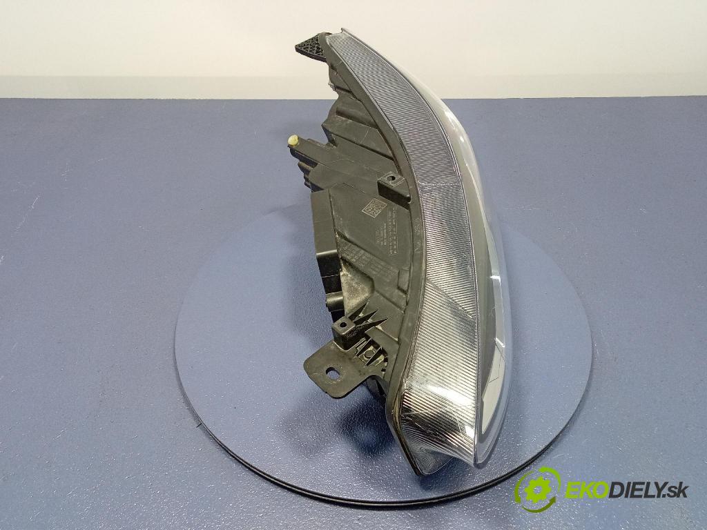 Ford Focus 0 Reflektor: Vľavo: 00220624