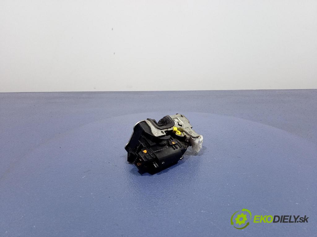 Dacia Lodgy 2018 zámok dvere zad Vľavo: