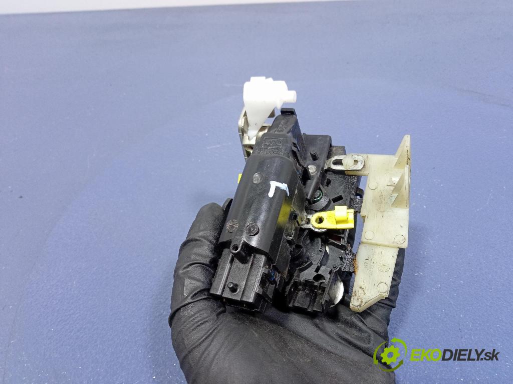 Dacia Lodgy 2018 zámok dvere Predné Vľavo: 