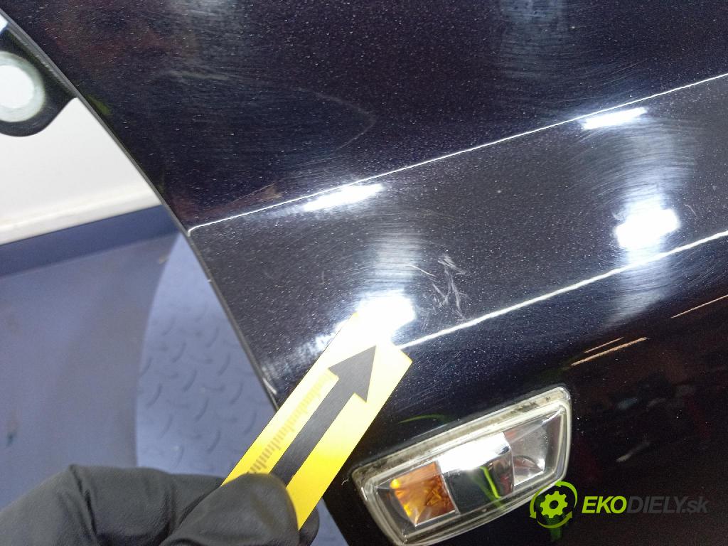 Opel Astra 2009 blatník Predné v pravo: