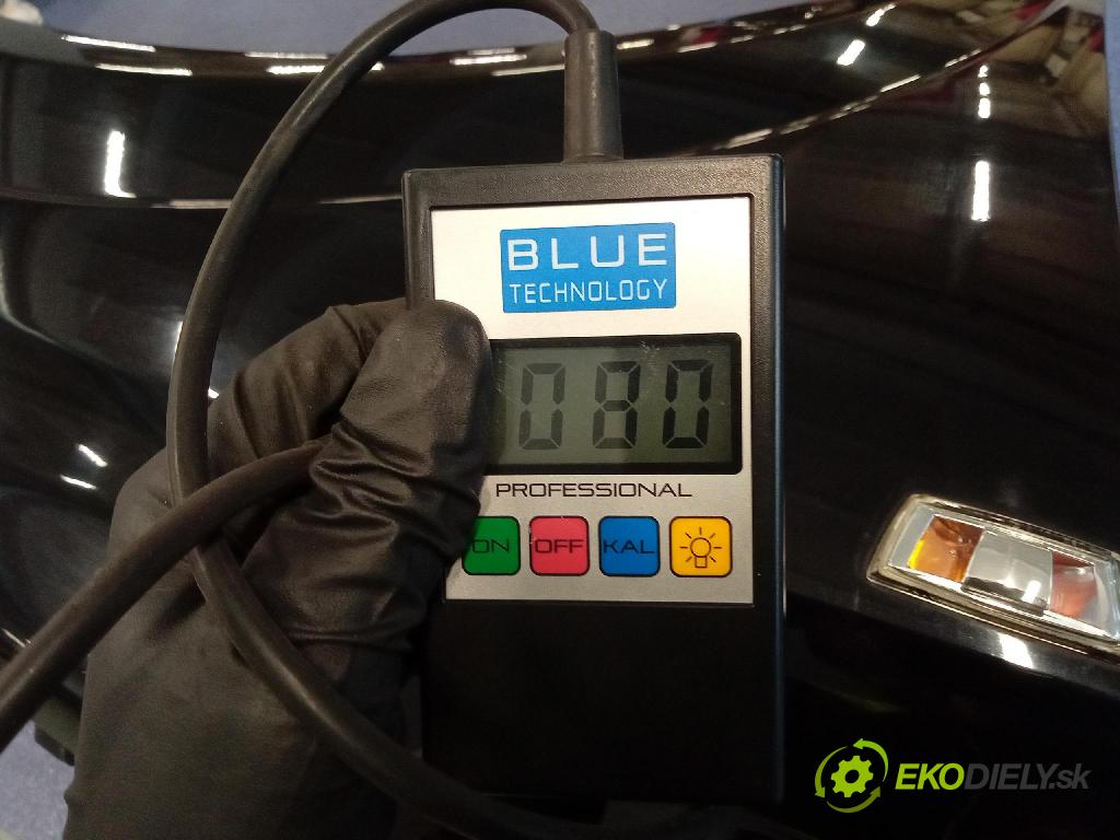 Opel Astra 2009 blatník Predné v pravo: 