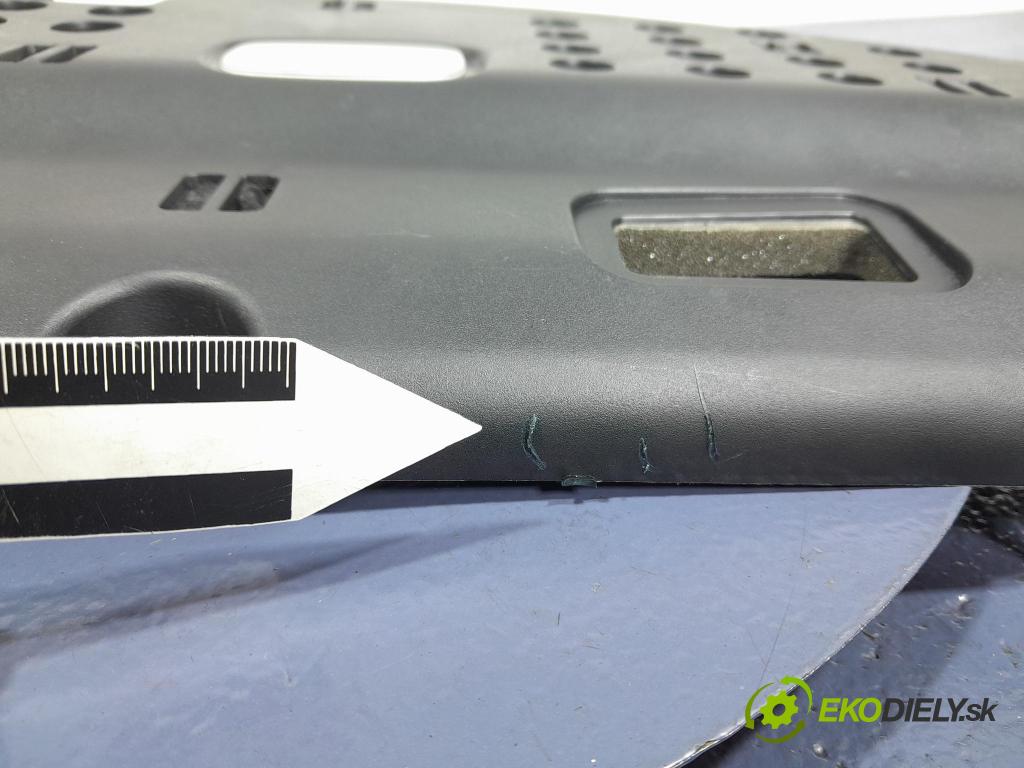 Mercedes GLE-Klasa 2019 kryt Plast: Interiéry: A1676805400