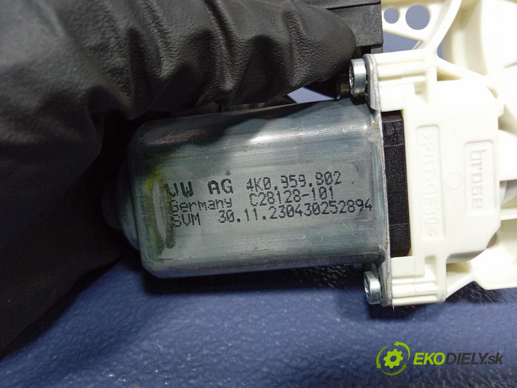 Vw Arteon 2024 mechanismus stahování Sklenka: Zad: Levý: 4K0959902