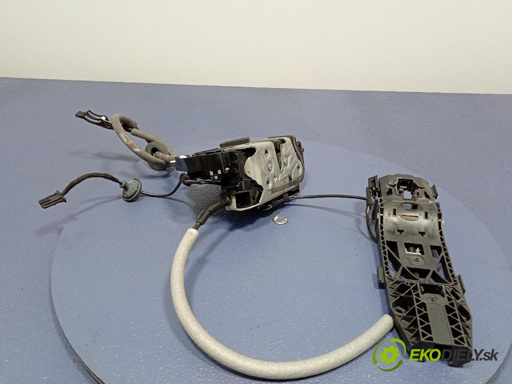 Vw Arteon 2024 zámek dveře před v pravo: 5TB837016D