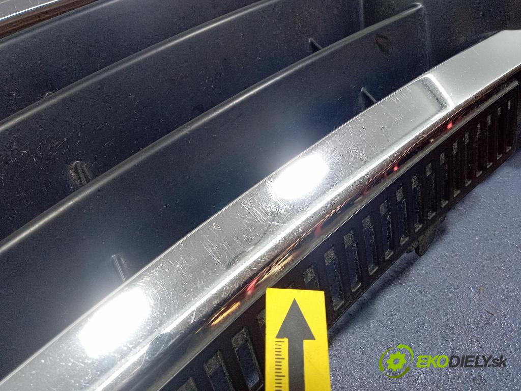 Vw Touran 2007 miežka / Gril: 1T0853651D