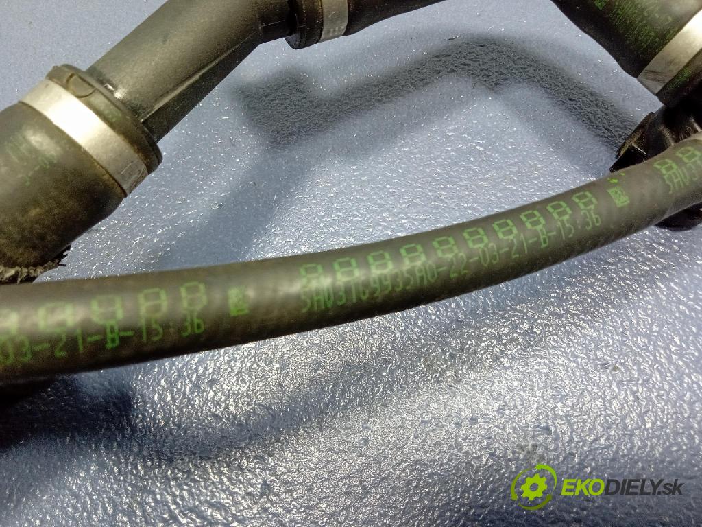 Bmw Seria 3 0 trubka Chladič: 8742081