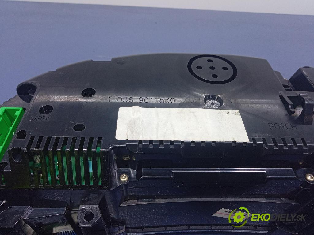 Audi A4 2004 prístrojovka/ budíky 8E0920900M