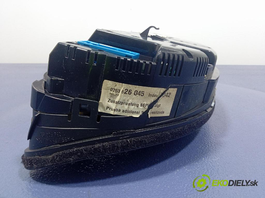 Audi A4 2004 prístrojovka/ budíky 8E0920900M