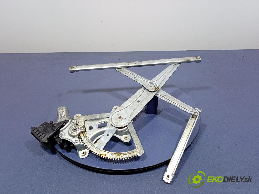 Toyota Corolla verso 2004 mechanismus stahování Sklenka: před Levý: 69820-0F010