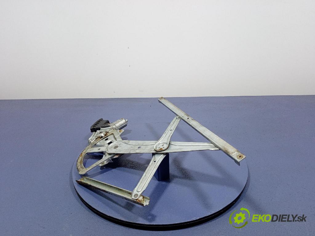 Toyota Corolla verso 2004 mechanismus stahování Sklenka: před Levý: 69820-0F010