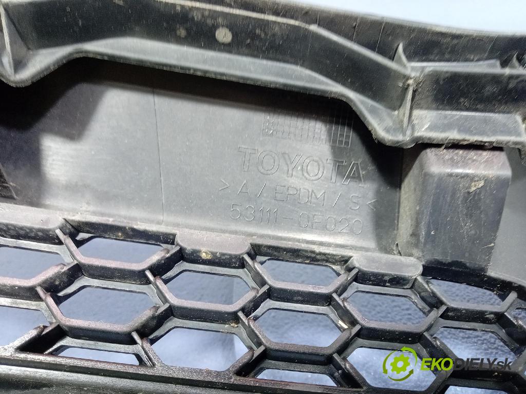 Toyota Corolla verso 2004 mřížka / Gril: 53111-0F010