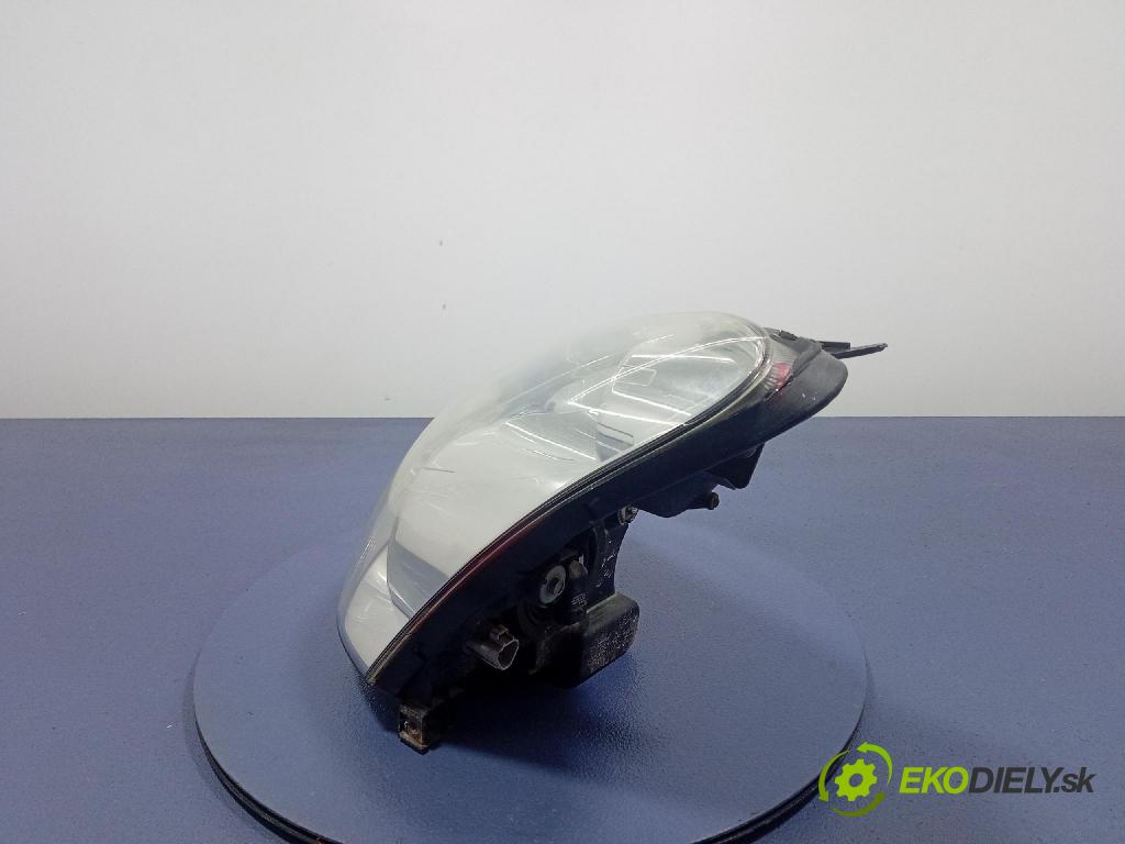 Toyota Corolla verso 2004 Reflektor: Vľavo: STANLEY 0F-03