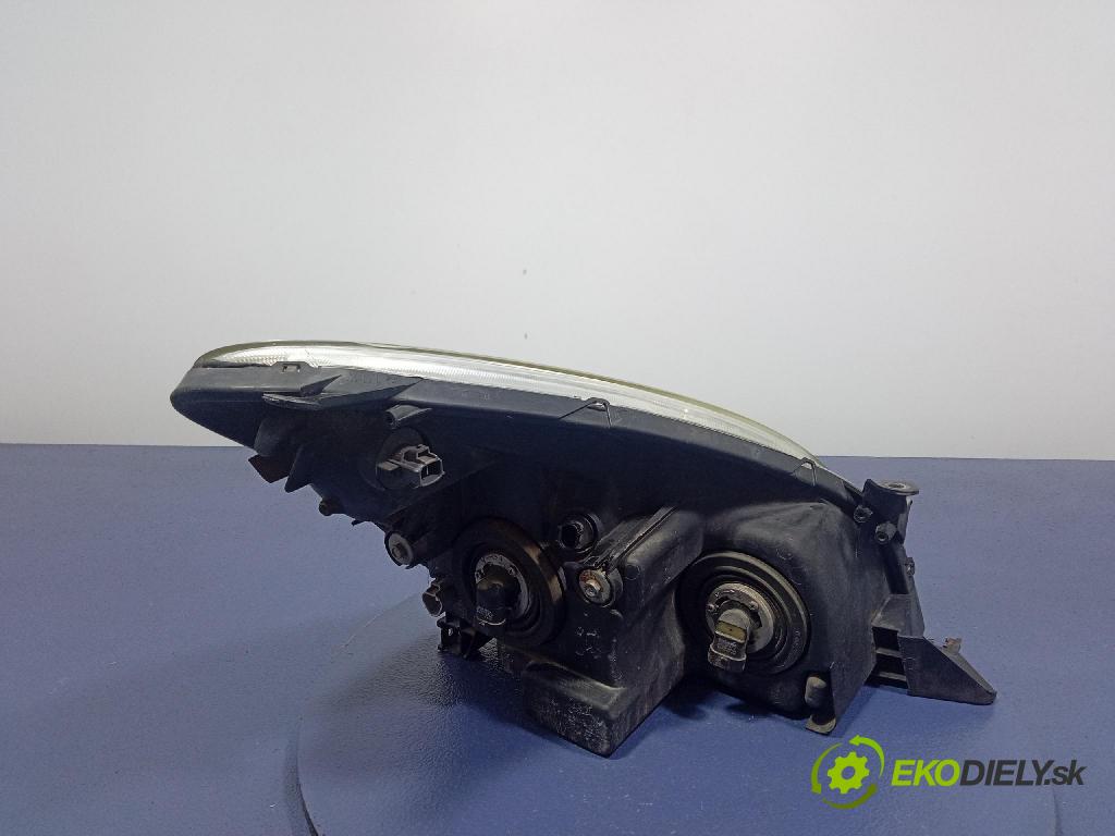 Toyota Corolla verso 2004 Reflektor: Vľavo: STANLEY 0F-03