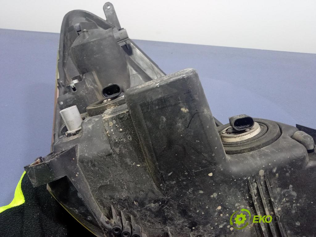 Toyota Corolla verso 2004 Reflektor: Vľavo: STANLEY 0F-03