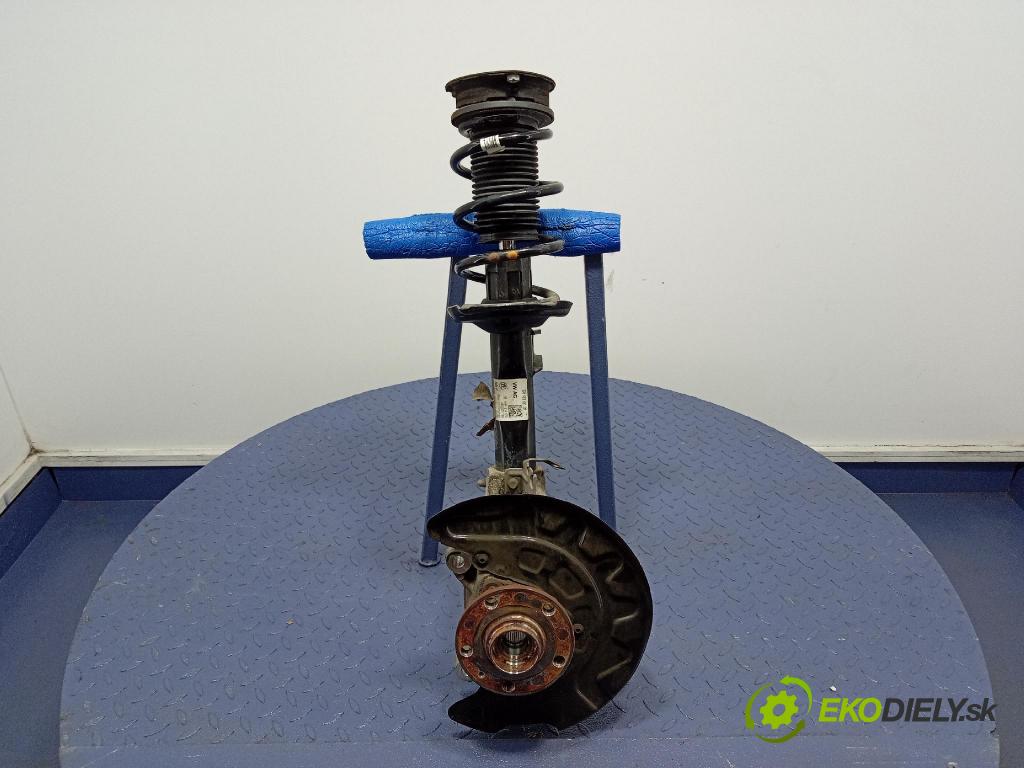 Vw Arteon 2024 McPerson: Vľavo: 3Q0413031CM