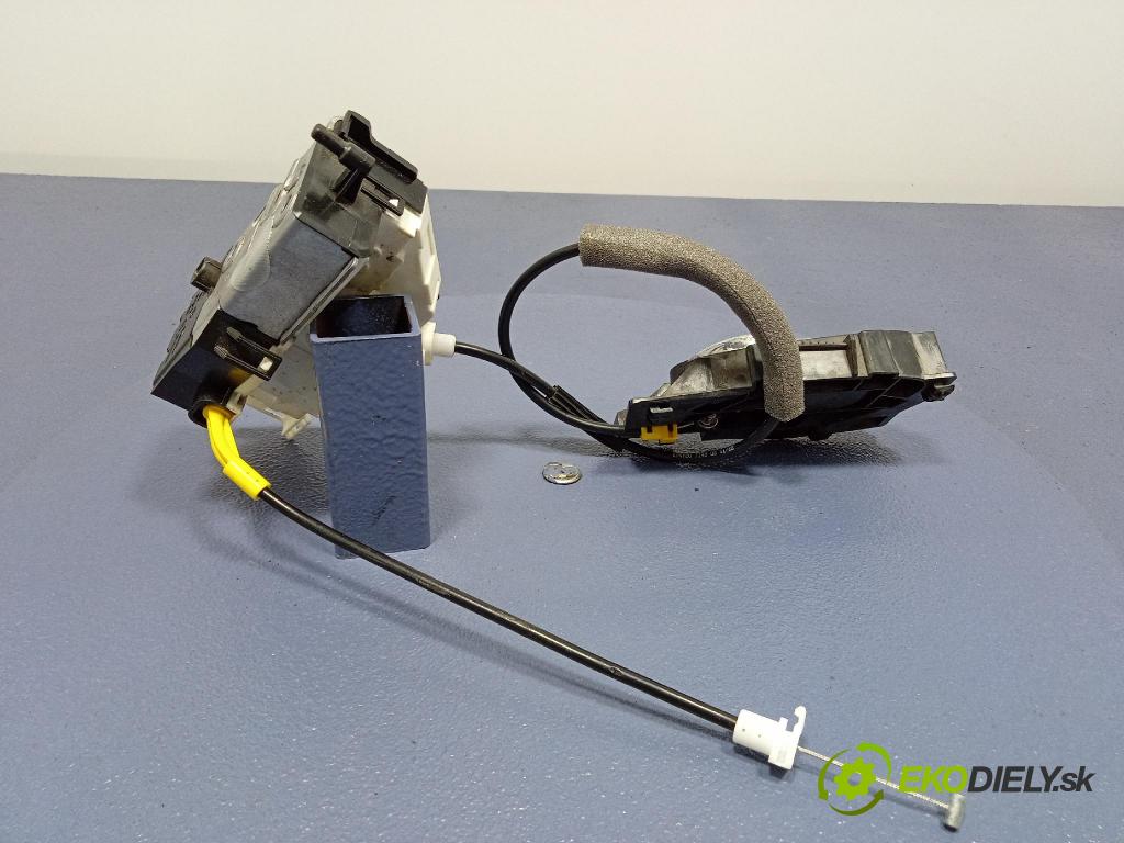 Peugeot Expert 2009 zámek dveře před v pravo: 9681334980