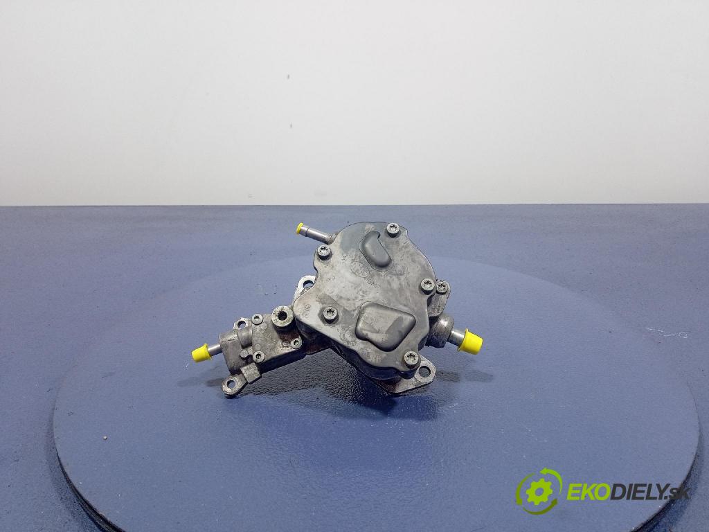 Vw Passat 2005 čerpadlo vakuová 038145209