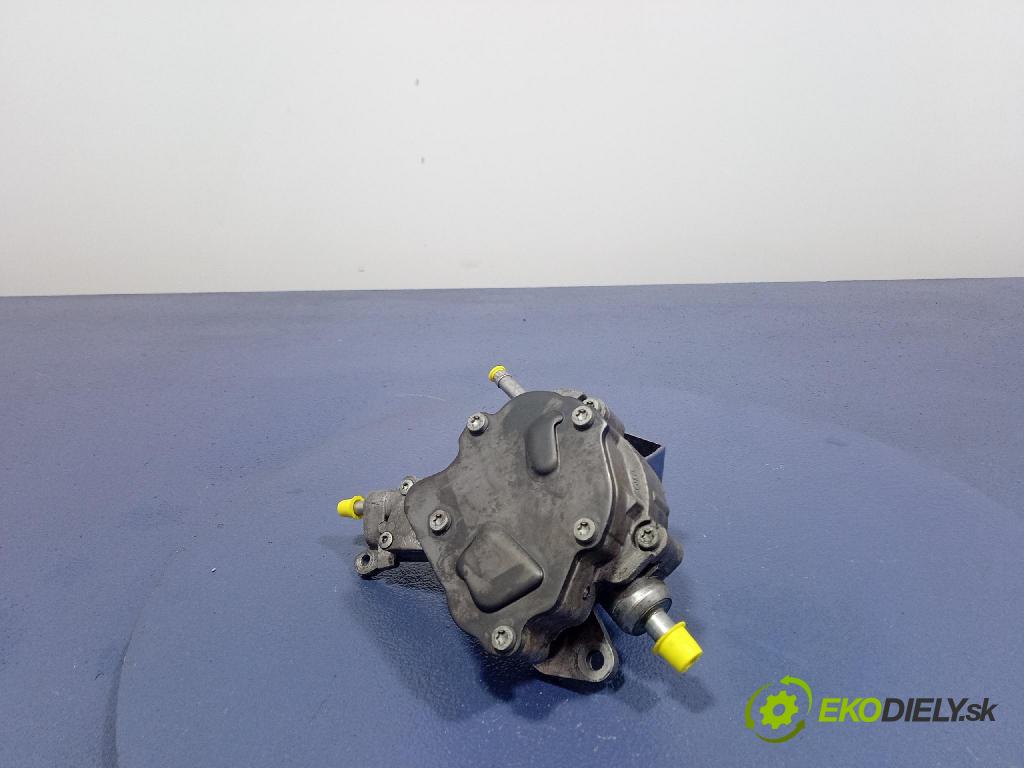 Vw Passat 2005 čerpadlo vakuová 038145209