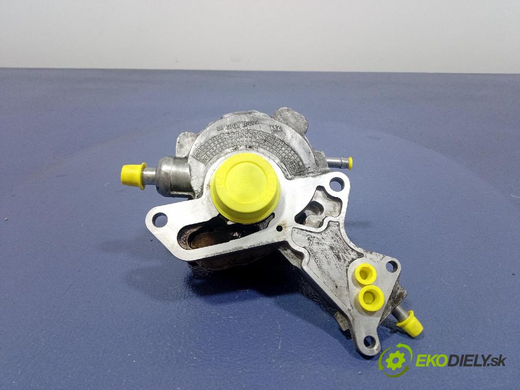 Vw Passat 2005 čerpadlo vakuová 038145209