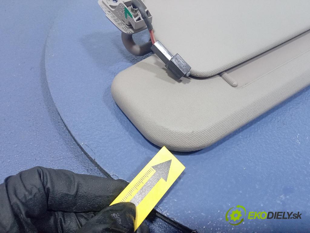 Vw Passat 2005 kryt 3C0857551G