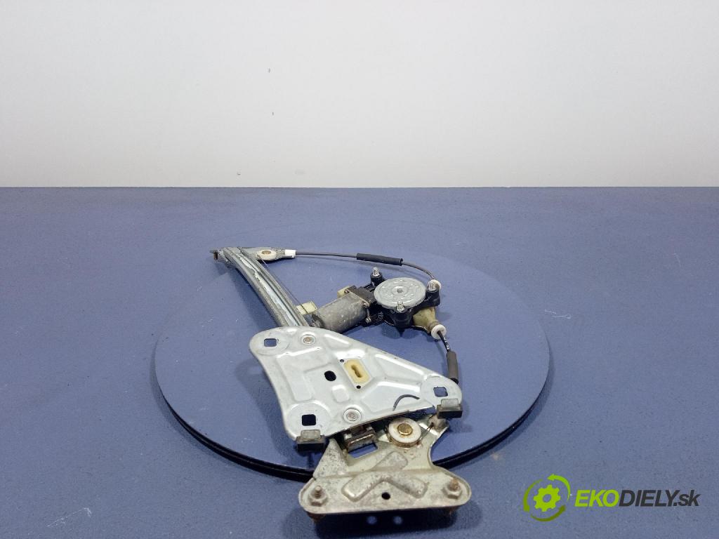 Hyundai Coupe 2003 mechanismus stahování Sklenka: před v pravo: