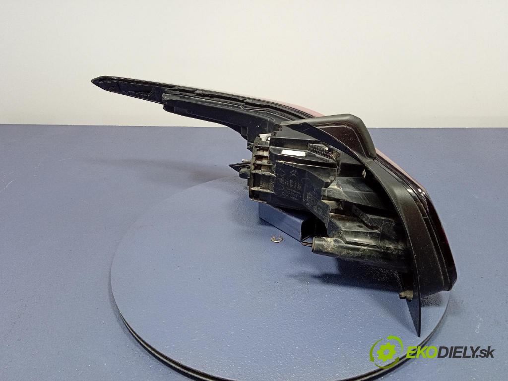 Citroen C4 0 světlo Zad: Práva: Mimo: 00230015