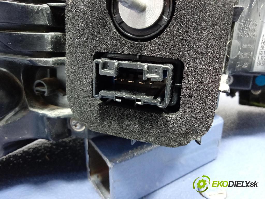 Citroen C4 0 světlo Zad: Práva: Mimo: 00230015