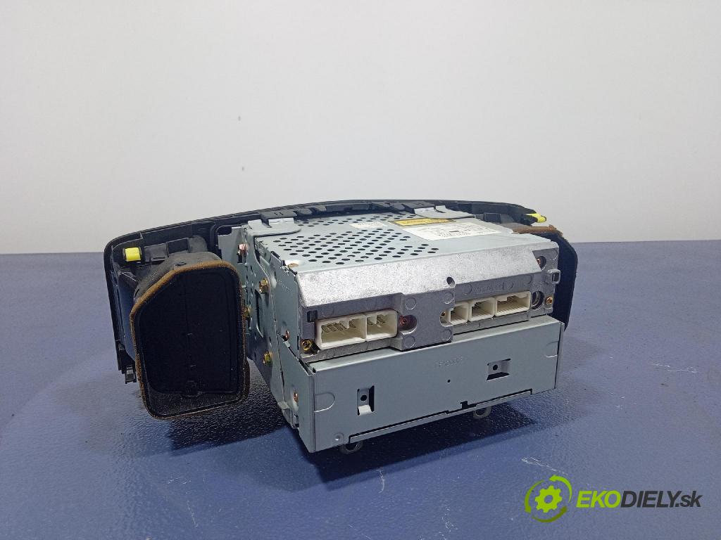 Toyota Corolla 2004 Radio I Navigácia: 86120-12880