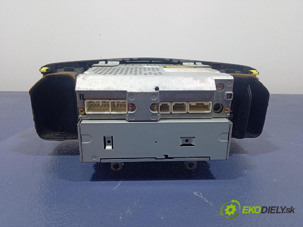 Toyota Corolla 2004 Radio I Navigácia: 86120-12880
