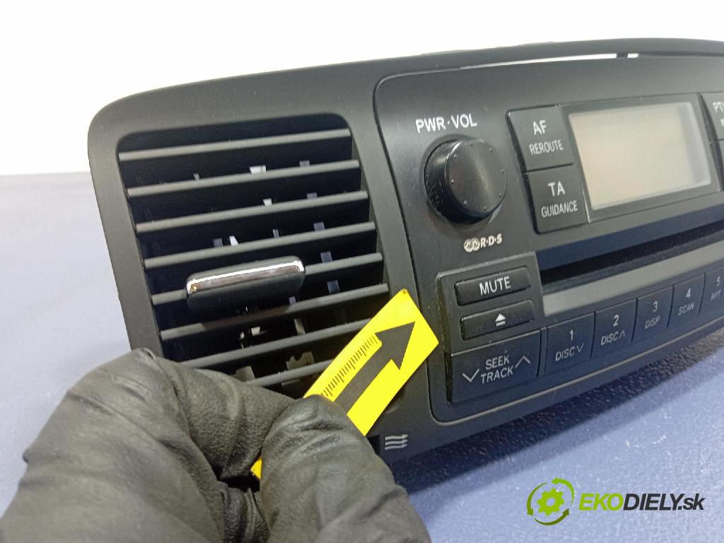 Toyota Corolla 2004 Radio I Navigácia: 86120-12880