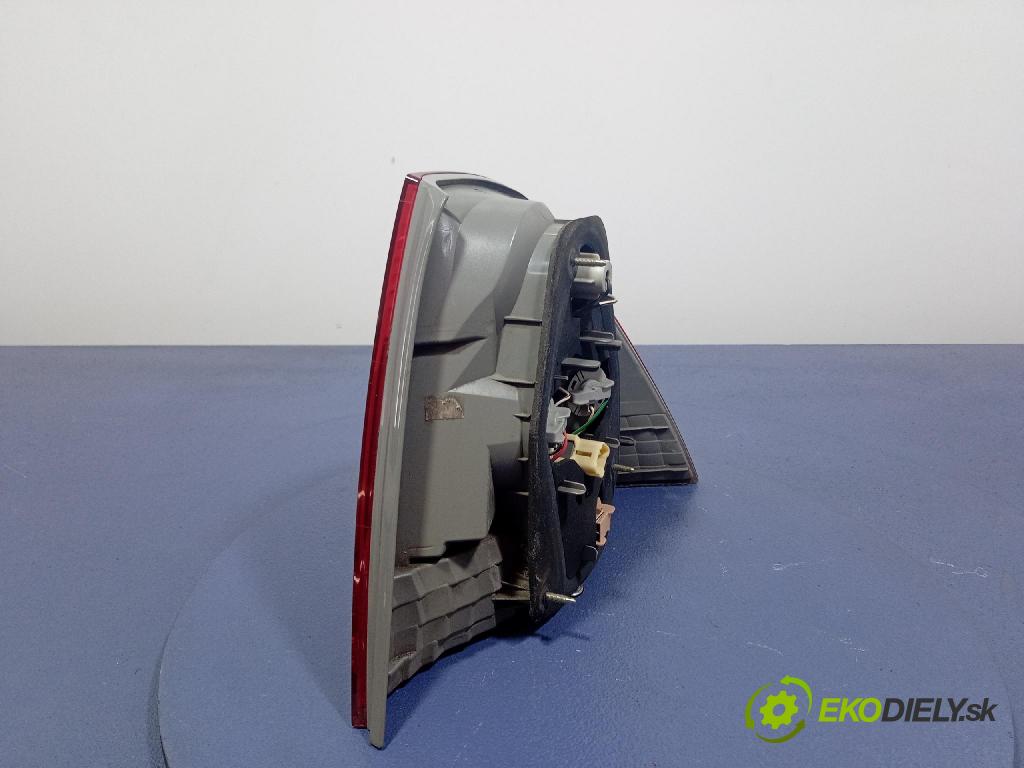 Toyota Corolla 2004 svetlo / reflektor zad ľavá Vonkajsia: FARBA 02-91