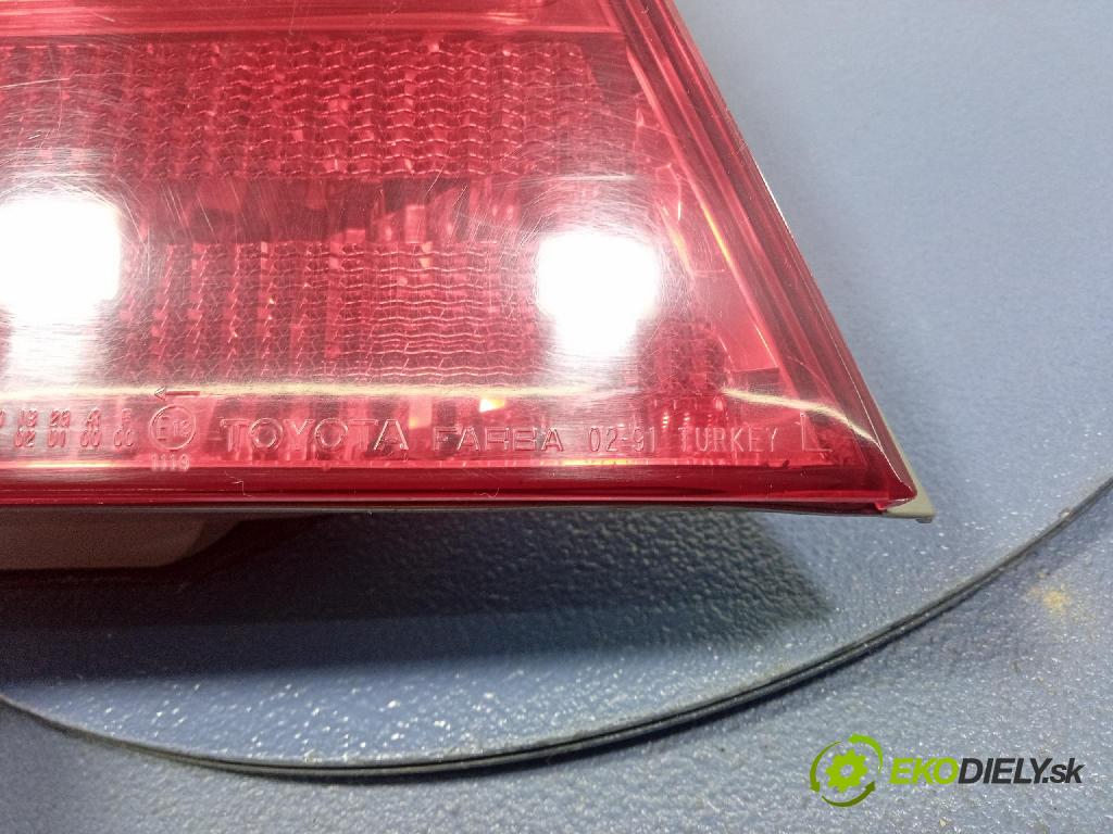 Toyota Corolla 2004 svetlo / reflektor zad ľavá Vonkajsia: FARBA 02-91