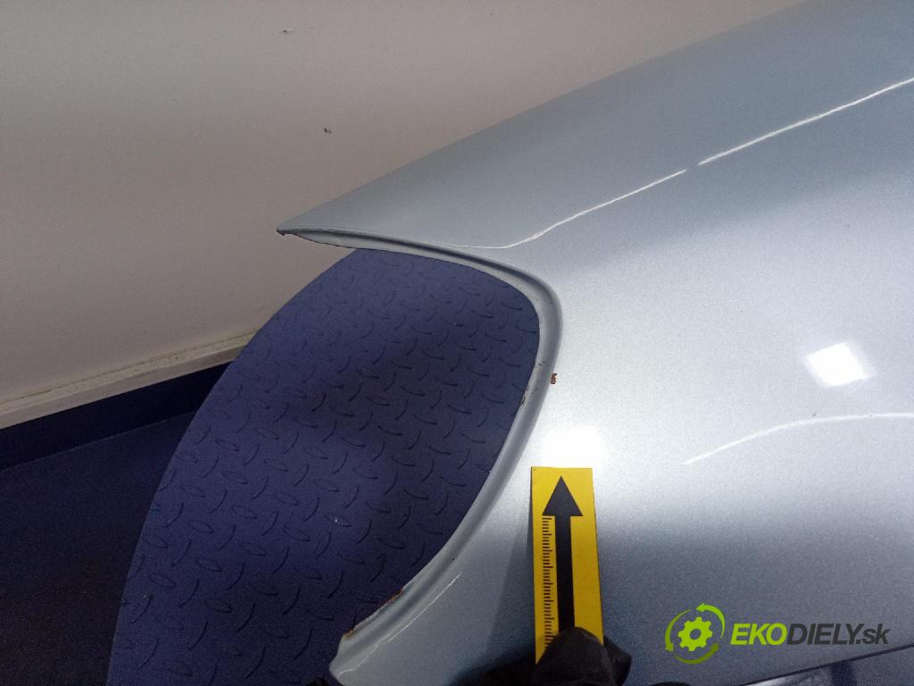 Toyota Corolla 2004 blatník Predné Vľavo: