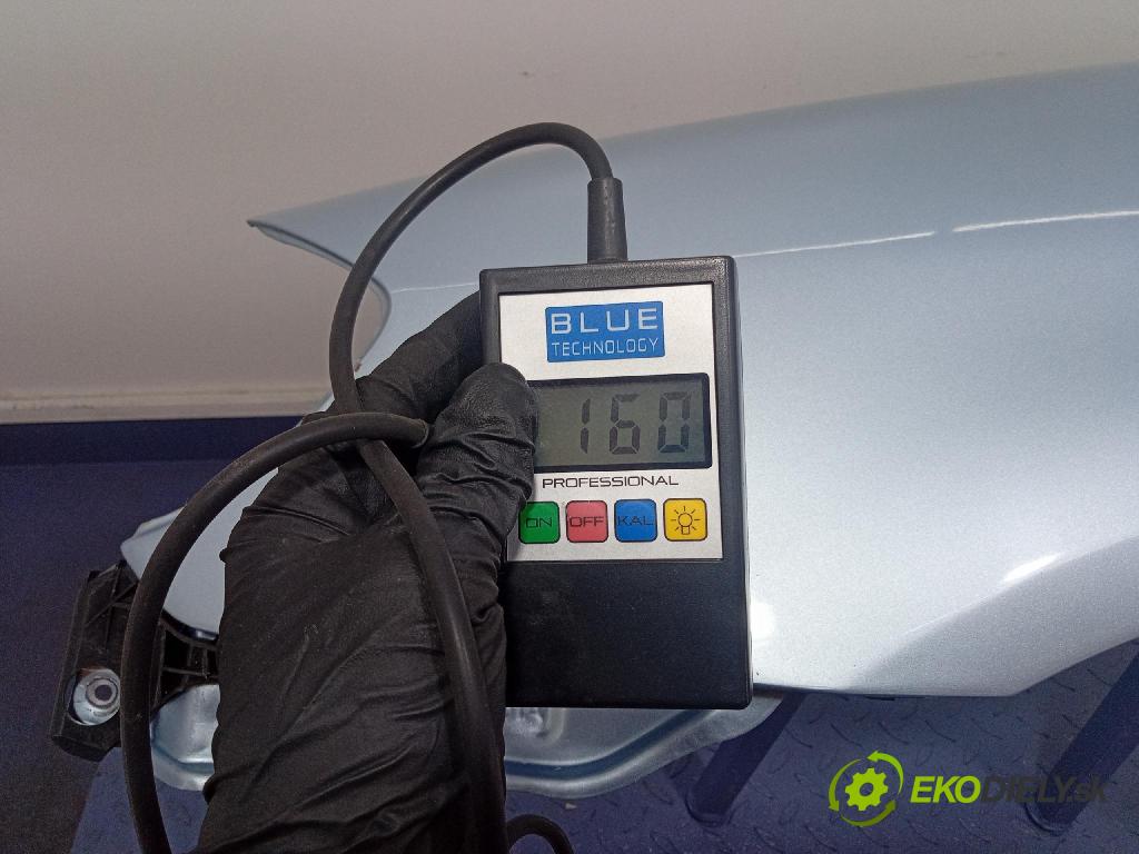 Toyota Corolla 2004 blatník Predné Vľavo: