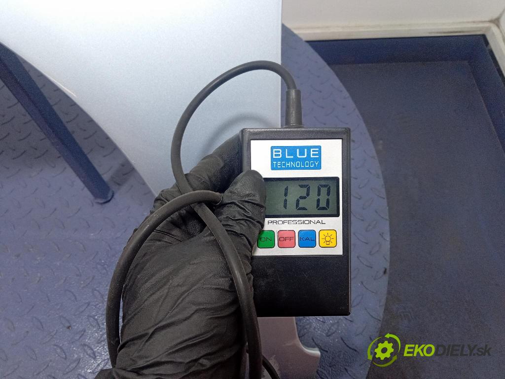 Toyota Corolla 2004 blatník Predné Vľavo: