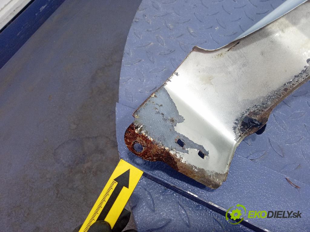 Toyota Corolla 2004 blatník Predné Vľavo: 