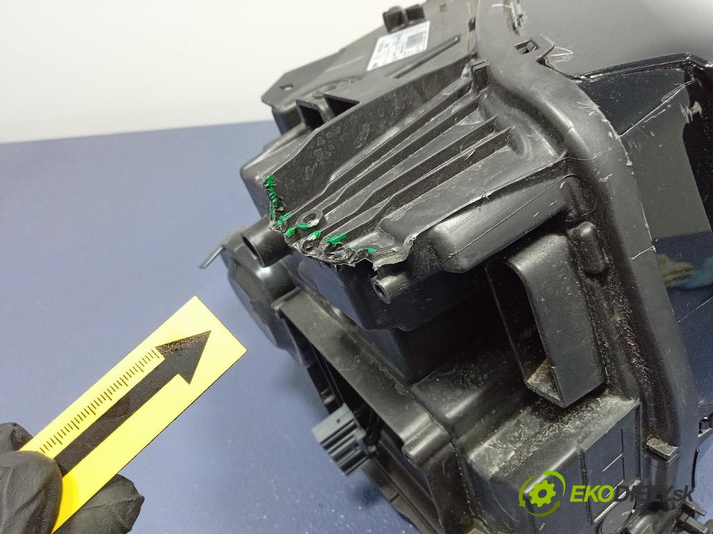 Fiat Grande panda 0 Reflektor: v pravo: 9857227680