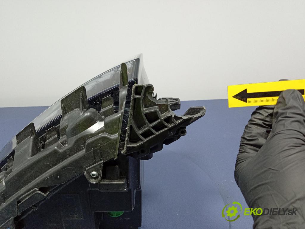 Fiat Grande panda 0 Reflektor: v pravo: 9857227680