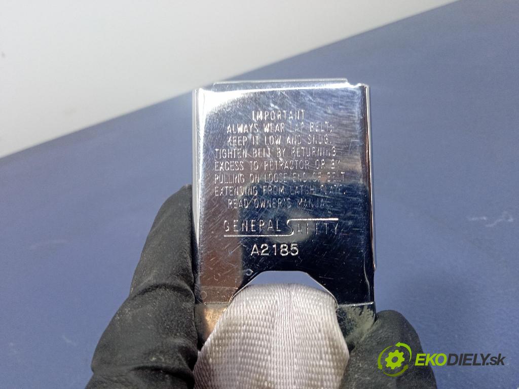 Cadillac Brougham 1993 Pásy: Bezpečnosť: x 